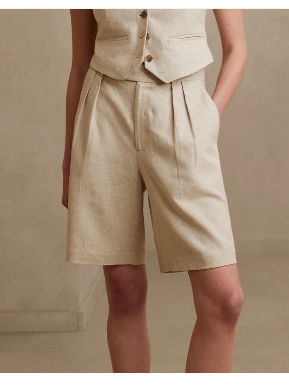 NEW Banana Republic Palma Linen Bermuda Shorts in Beige, Size 14 - Picture 2 of 12